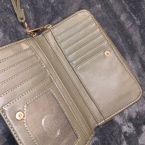 Wristlet wallet